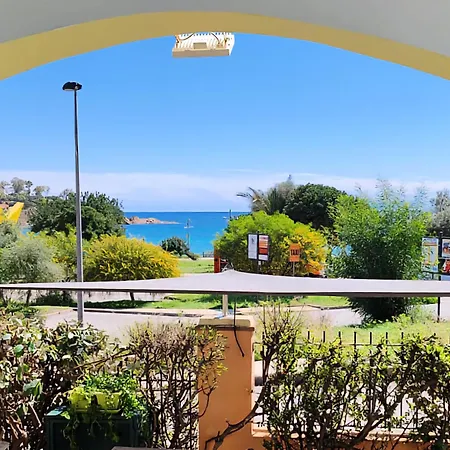 Il Faro Sul Mare بيت للعطل أرباتاكْسْ